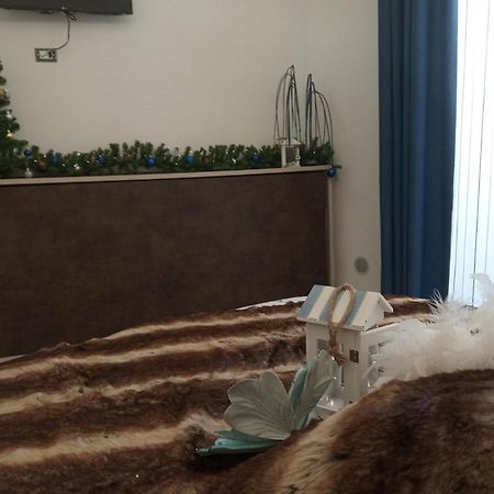 Acquazzurra Affittacamere 토레 라필로 외부 사진