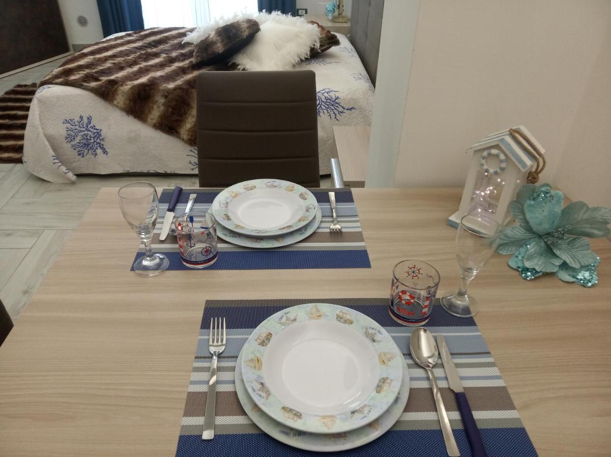 Acquazzurra Affittacamere 토레 라필로 외부 사진