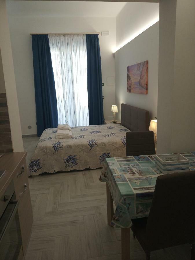 Acquazzurra Affittacamere 토레 라필로 외부 사진