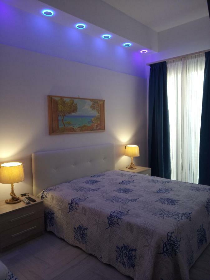 Acquazzurra Affittacamere 토레 라필로 외부 사진