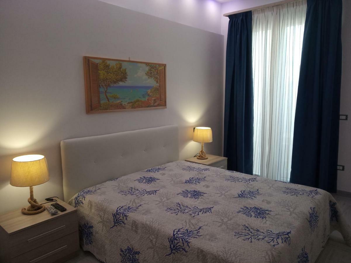 Acquazzurra Affittacamere 토레 라필로 외부 사진