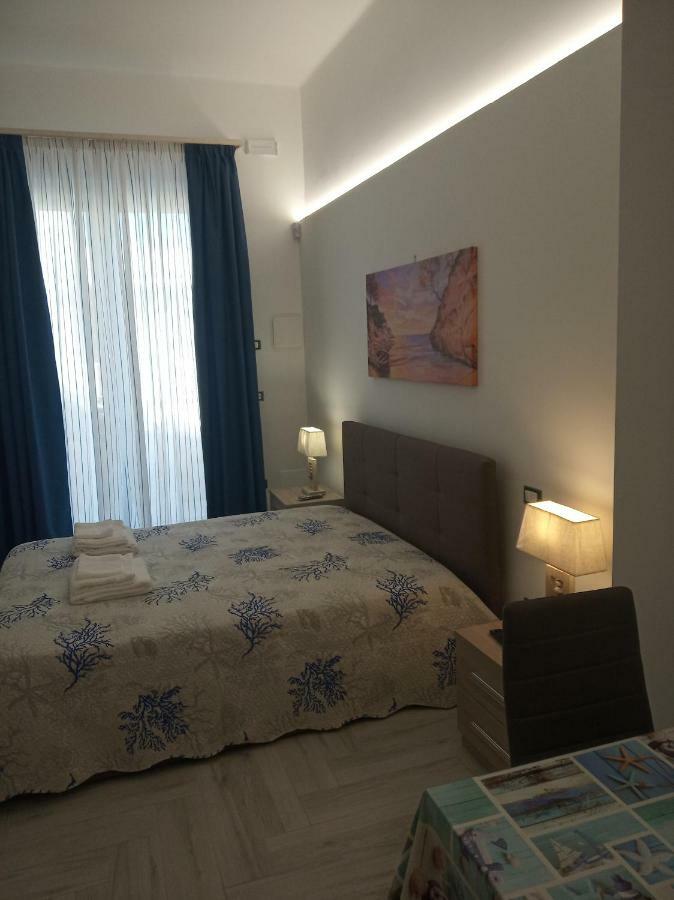 Acquazzurra Affittacamere 토레 라필로 외부 사진