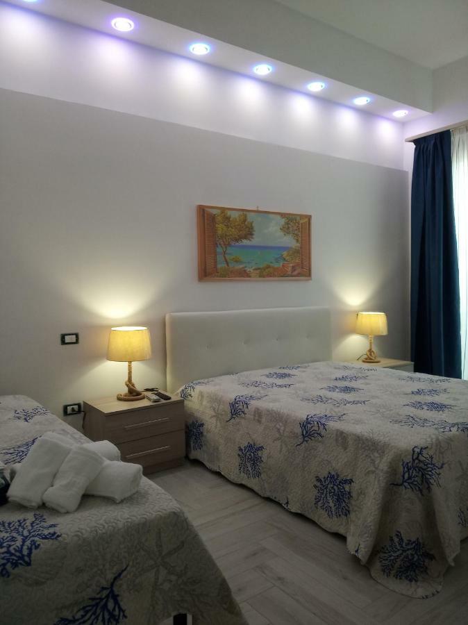 Acquazzurra Affittacamere 토레 라필로 외부 사진